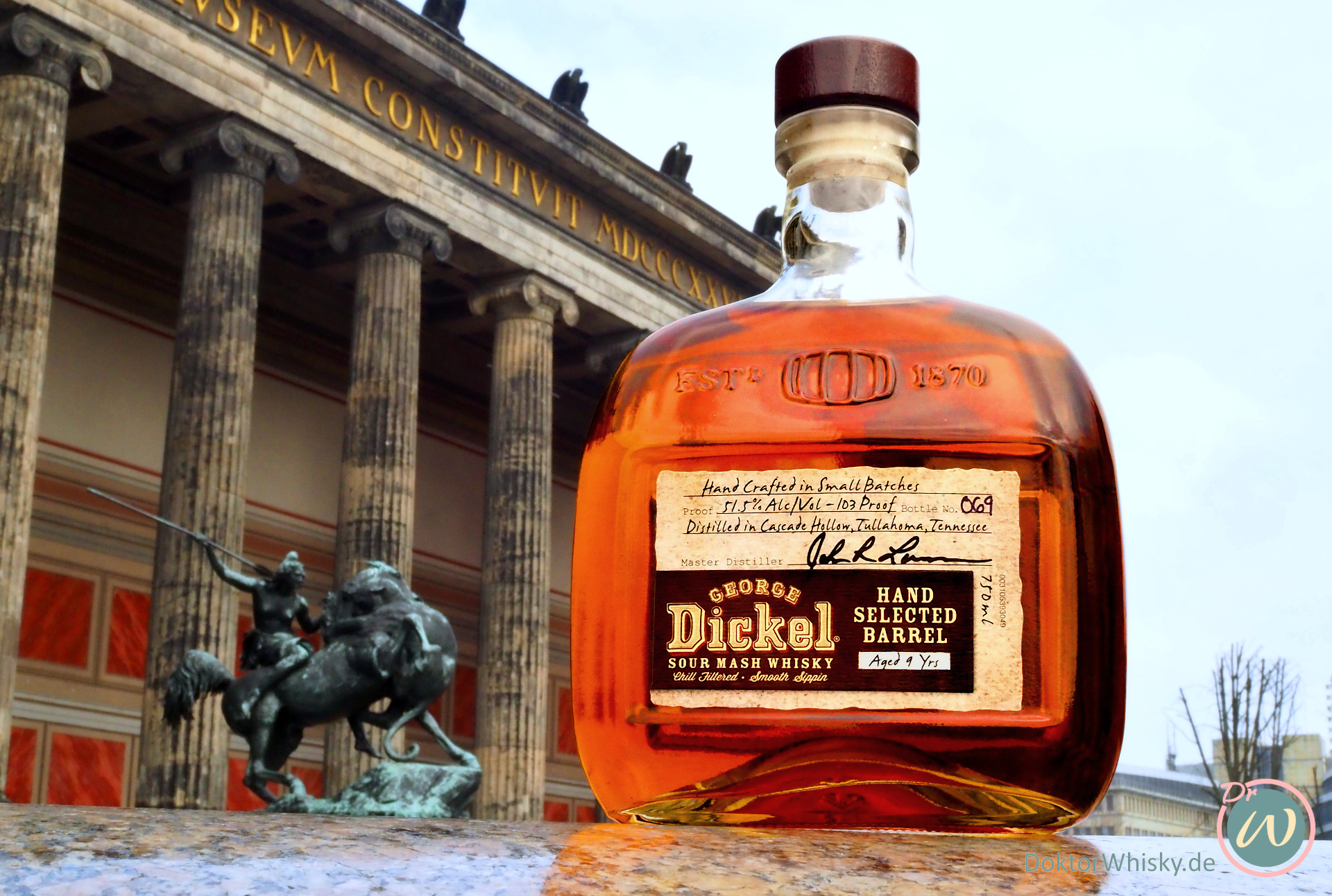 George Dickel Hand Selected Barrel vor dem Alten Museum auf der Museumsinsel George Dickel Hand Selected Barrel vor dem Alten Museum auf der Museumsinsel